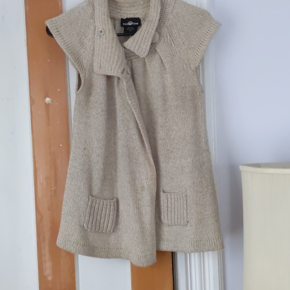 🎉CLOSET CLEAR OUT!!!🎉 Cream Short Sleeve Cardigan